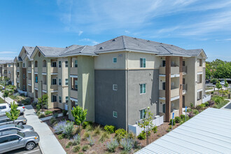 Arena Senior Apartments in Sacramento, CA - Foto de edificio - Building Photo