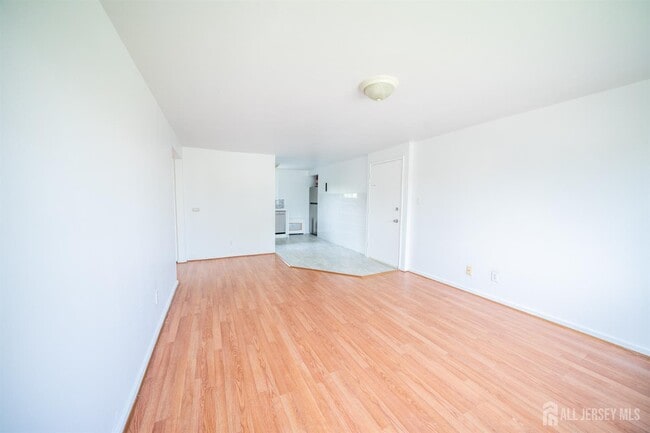 44 Garfield Park in Edison, NJ - Building Photo - Building Photo