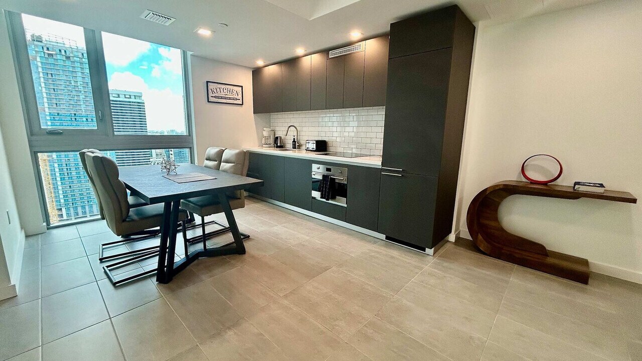 227 NE 2nd St in Miami, FL - Building Photo