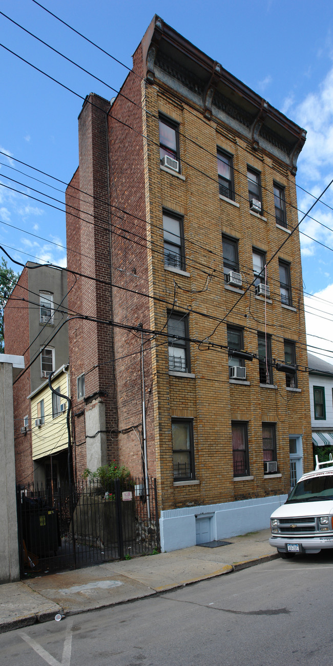 8 Clinton St in Tarrytown, NY - Building Photo - Building Photo