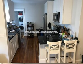 17 Ashland St in Somerville, MA - Building Photo - Building Photo