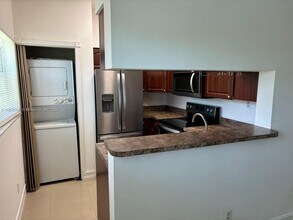 620 Cypress Club Way in Pompano Beach, FL - Building Photo - Building Photo