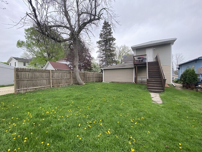 301 6th St NW, Unit 2 in Rochester, MN - Foto de edificio - Building Photo