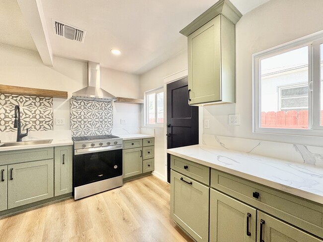 4408 Brunswick Ave in Los Angeles, CA - Building Photo - Building Photo