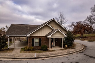 Vinings at Greencastle Apartments in Clarksville, TN - Foto de edificio - Building Photo