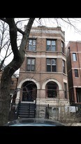 2706 W Cortez St, Unit 3R in Chicago, IL - Building Photo