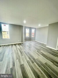 3901 Poplar St photo'