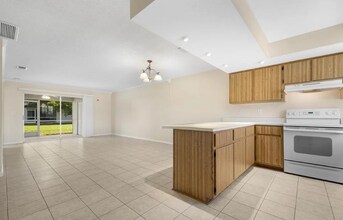 628 SE 13th St in Cape Coral, FL - Building Photo - Building Photo