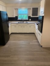 636 Kenmore Ave, Unit Upper in Buffalo, NY - Foto de edificio - Building Photo