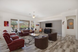 2727 S Drexel in Mesa, AZ - Foto de edificio - Building Photo
