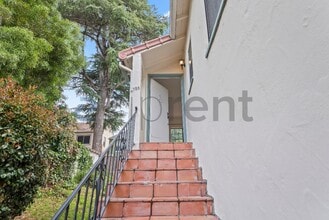 728 E 24th St in Oakland, CA - Foto de edificio - Building Photo