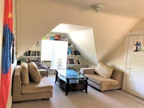 16 Falkland St, Unit 2 in Boston, MA - Foto de edificio - Building Photo