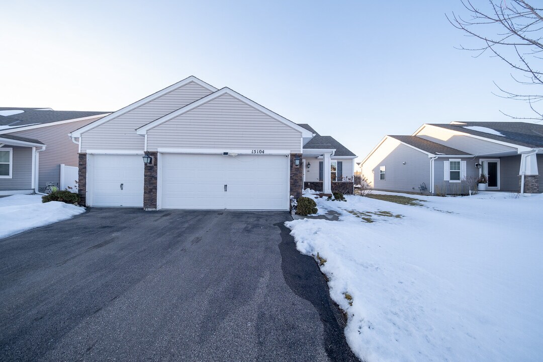 15104 Emory Cir in Apple Valley, MN - Building Photo