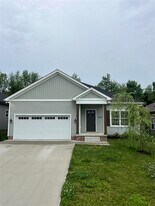 1065 County House Ln in Bowling Green, KY - Building Photo