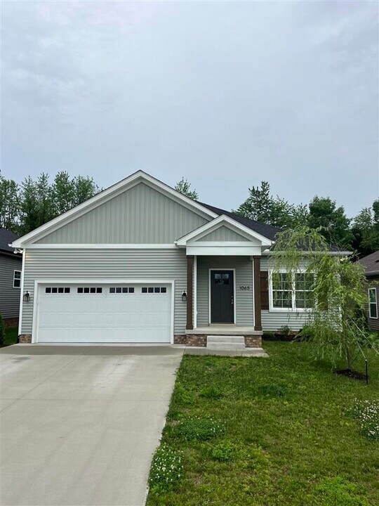 1065 County House Ln in Bowling Green, KY - Building Photo