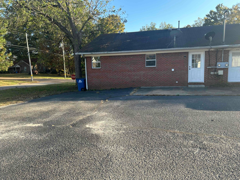 317 Broad St-Unit -b in Greenfield, TN - Foto de edificio