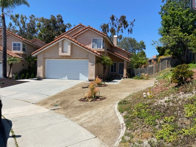 1772 Corta Cresta in Oceanside, CA - Building Photo - Building Photo