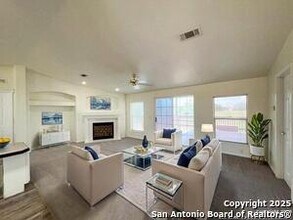 9611 Hildebrandt in San Antonio, TX - Building Photo - Building Photo