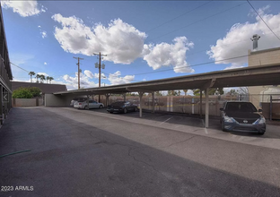 2326 E Pinchot Ave in Phoenix, AZ - Foto de edificio - Building Photo