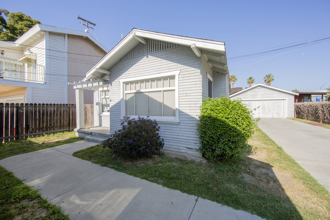 720 Coronado Ave in Long Beach, CA - Building Photo - Building Photo