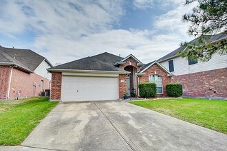 11118 Hunting Path Ct in Houston, TX - Foto de edificio - Building Photo