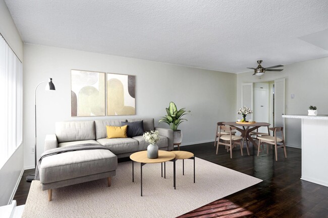 Variel Villa Apartments in Canoga Park, CA - Building Photo - Building Photo