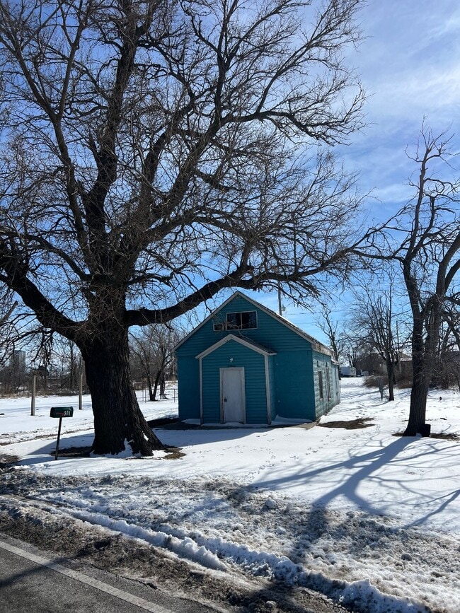 property at 501 E Ave G