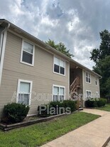 609 S Lakehurst Dr in Olathe, KS - Building Photo