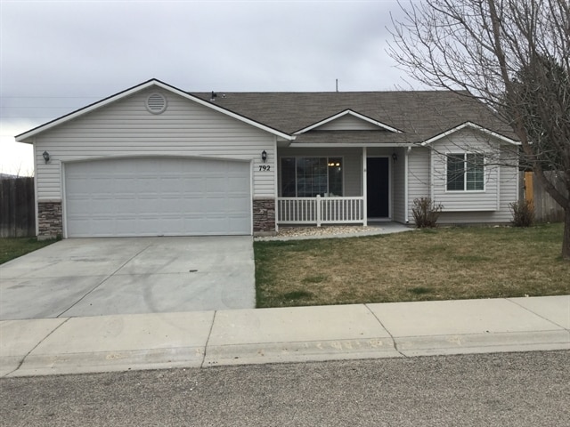 property at 792 S Willis Ave