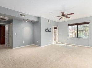5302 E Van Buren St, Unit 3046 in Phoenix, AZ - Building Photo - Building Photo