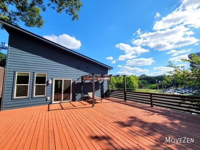 1121 N Alexander St in Charlotte, NC - Building Photo - Building Photo