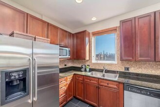 1413 W Grand Ave in Chicago, IL - Building Photo - Building Photo