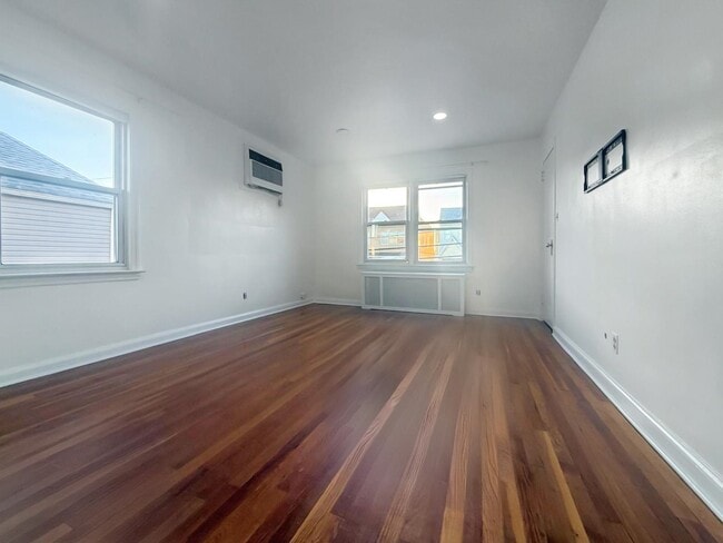 30 Kelly Pkwy in Bayonne, NJ - Building Photo - Building Photo