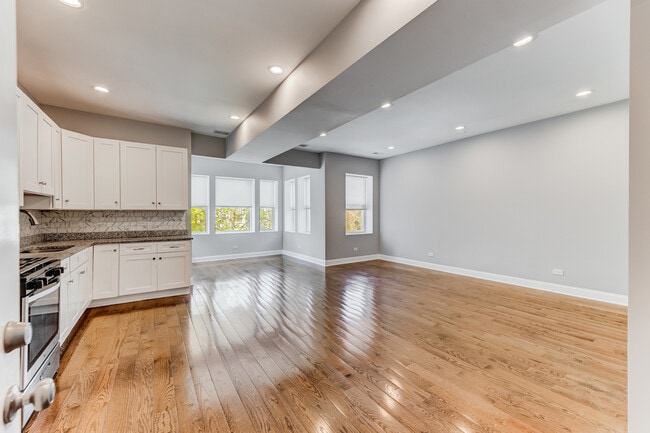 1321 S Millard Ave in Chicago, IL - Building Photo - Building Photo