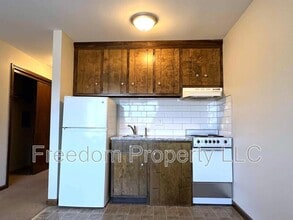 65 East St in Plainville, CT - Building Photo - Building Photo