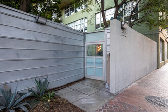 Flower Street Lofts in Los Angeles, CA - Building Photo - Building Photo