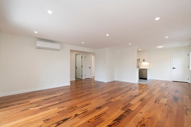 4513 Fremont Ave N in Seattle, WA - Building Photo - Building Photo