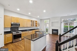 406 Chestnut Hill St in Gaithersburg, MD - Building Photo - Building Photo