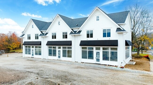 445 Ramapo Valley Rd in Oakland, NJ - Building Photo - Building Photo