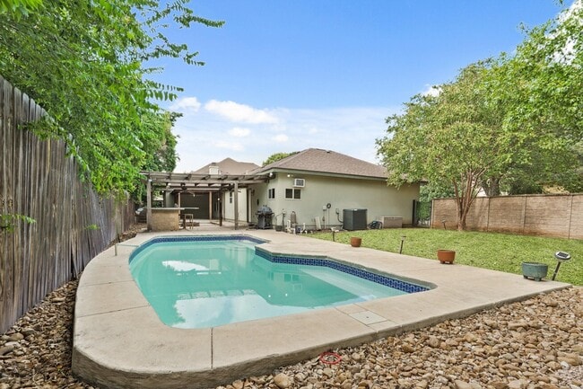 property at 7114 Bethencourt