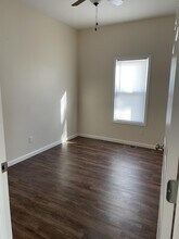 300 W 5th St in Ellinwood, KS - Building Photo - Building Photo