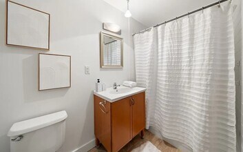 649 2nd Ave in New York, NY - Building Photo - Building Photo