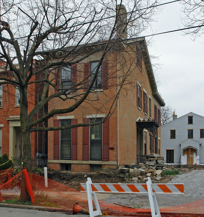 206-208 Garrard St in Covington, KY - Building Photo