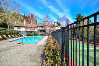 North Creek Heights Apartments in Bothell, WA - Foto de edificio - Building Photo