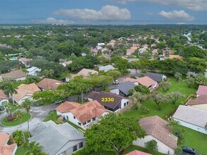 2330 Dover in Weston, FL - Building Photo - Building Photo