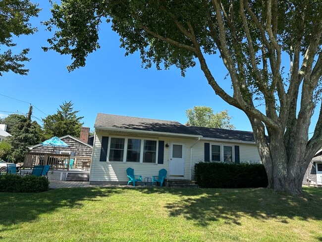 100 Hull St in South Kingstown, RI - Building Photo - Building Photo