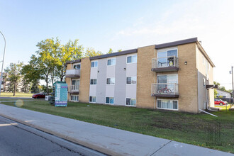 Beaumaris Lake Apartments in Edmonton, AB - Building Photo - Building Photo