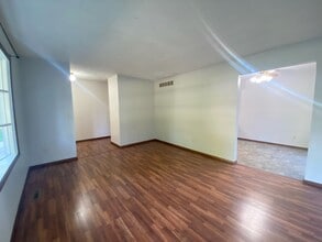 1530 N Hershey Rd in Bloomington, IL - Building Photo - Building Photo