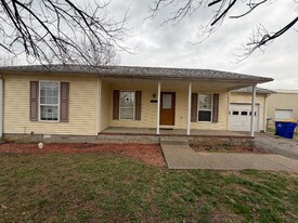 1211 Redbud St in Franklin, KY - Building Photo