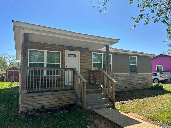 3111 Hale Dr SW in Huntsville, AL - Building Photo - Building Photo